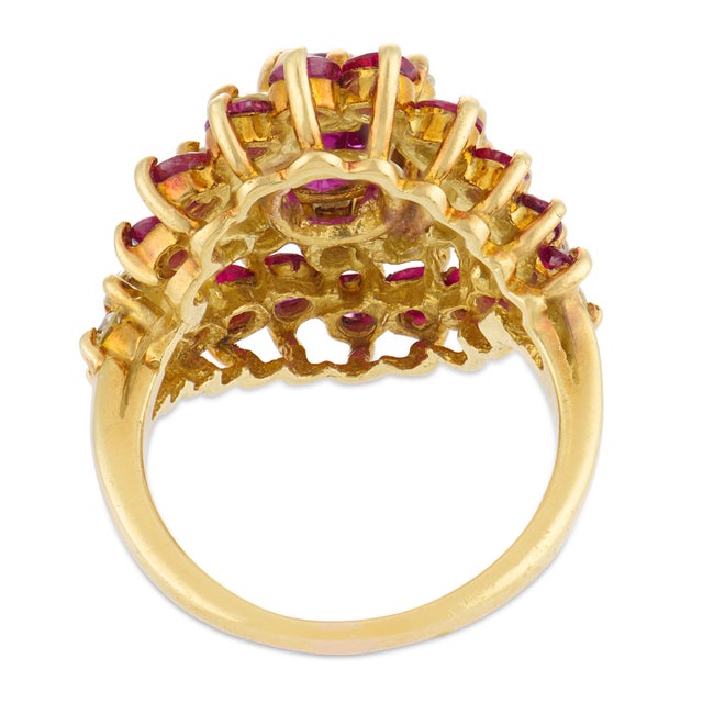 Vintage Gia 1.50 Carat Ruby Diamond 18k Yellow Gold Cluster Ring, Size 7.5 For Sale In Los Angeles - Image 6 of 6