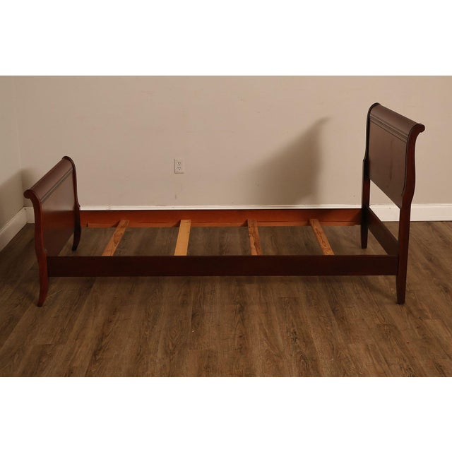 1940's Vintage Mahogany Traditional Pair Of Twin Sleigh Beds For Sale - Image 16 of 18
