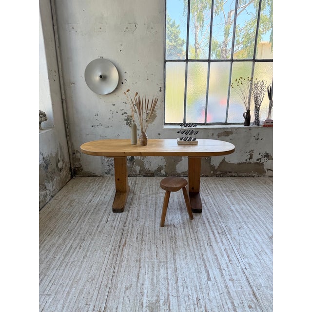 Brutalist Oval Table in Pine, 1950 For Sale - Image 11 of 18