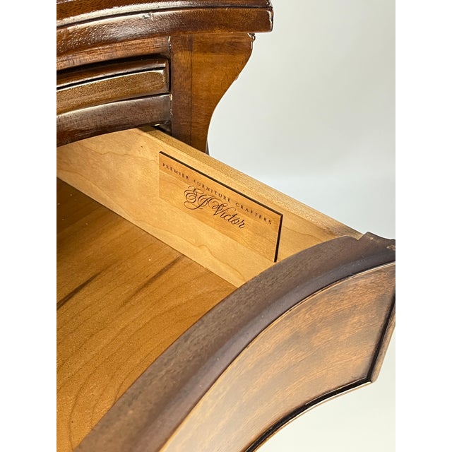 Brown Late 20th Century EJ Victor Mahogany Serpentine Bachelor's Chest With Brushing Slide For Sale - Image 8 of 17