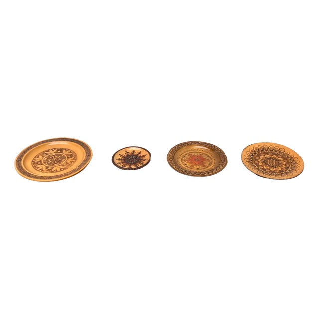 Vintage Wooden Wall Plates, Set of 4 For Sale