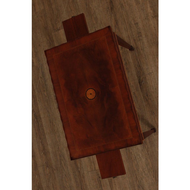 Hekman Federal Style Inlaid Mahogany And Yew Wood Side Table For Sale - Image 4 of 12