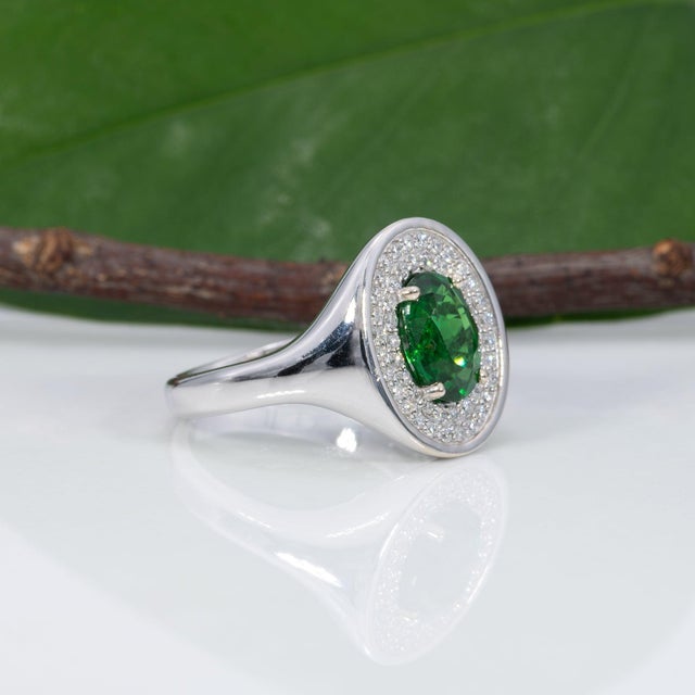 Metal 2Ct Tsavorite Garnet Ring With Natural Diamond Accents: Solid 14k Gold, 9x6.5mm, Size 6.75 For Sale - Image 7 of 9