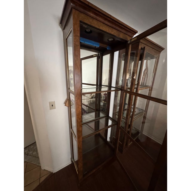 Baker Furniture Company Late 20th Century Baker Furniture Collector's Edition Lighted Curio Cabinets Set of 2 Glass Door For Sale - Image 4 of 11