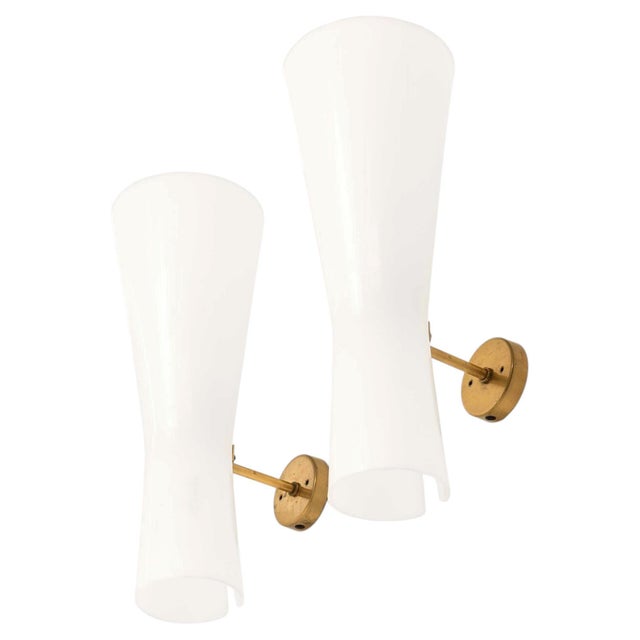 1960s Scandinavian Modern Brass and Plastic Wall Lamps, 1960s, Set of 2 For Sale - Image 5 of 5