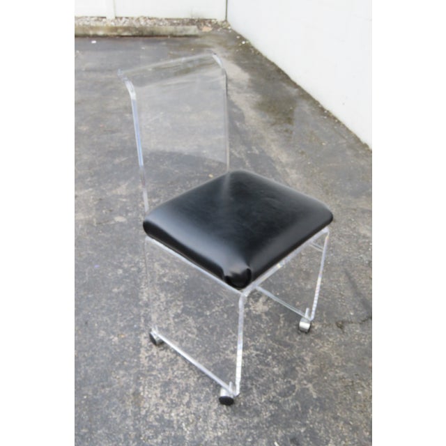 Transparent Hollywood Regency Vintage Lucite Vanity Chair 6252 For Sale - Image 8 of 15