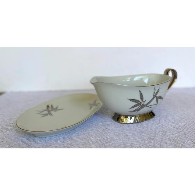 Early 21st Century DeVille “Matrimony” Japan Fine China Serving Set of 5 Pieces Platinum
