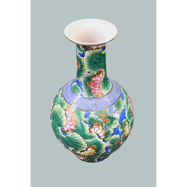 Famille Verte Green Lotus Floral Porcelain Vase For Sale In New York - Image 6 of 8