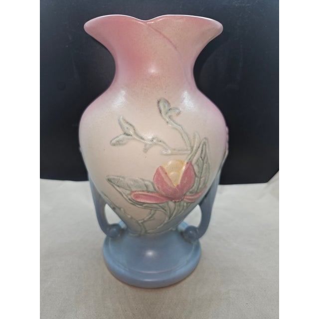 Vintage 1940's Hull Art Pottery Magnolia Vase Matte Finish Double Handle 9.5" For Sale - Image 4 of 6