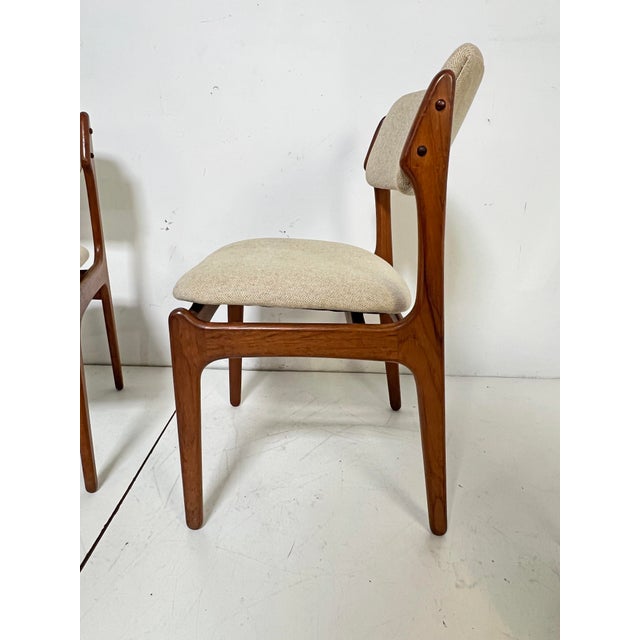 Oddense Maskinsnedkeri C. 1960s Erik Buch Danish Teak Dining Chairs - Set/6 For Sale - Image 4 of 12