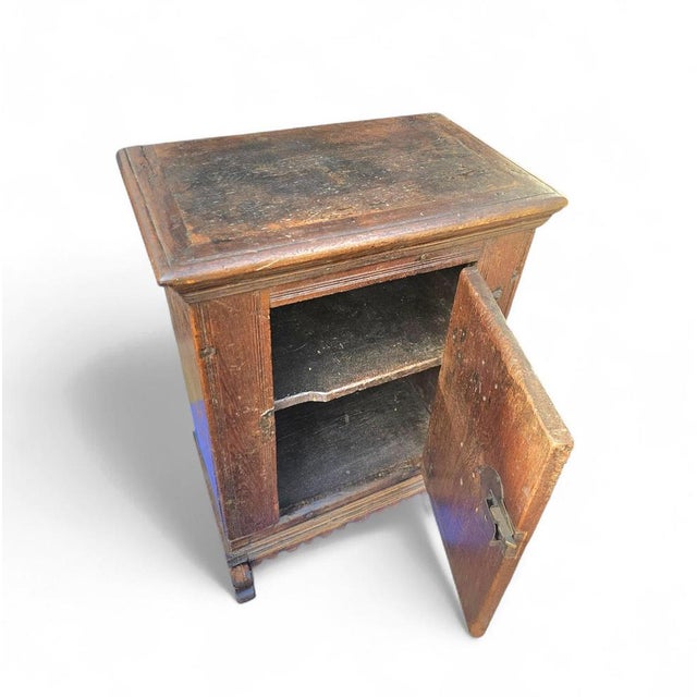 Farmer's oak pantry cupboard / Boeren spinde / 18th century Height 85Width 65Depth 40 cm A charming antique so-called...