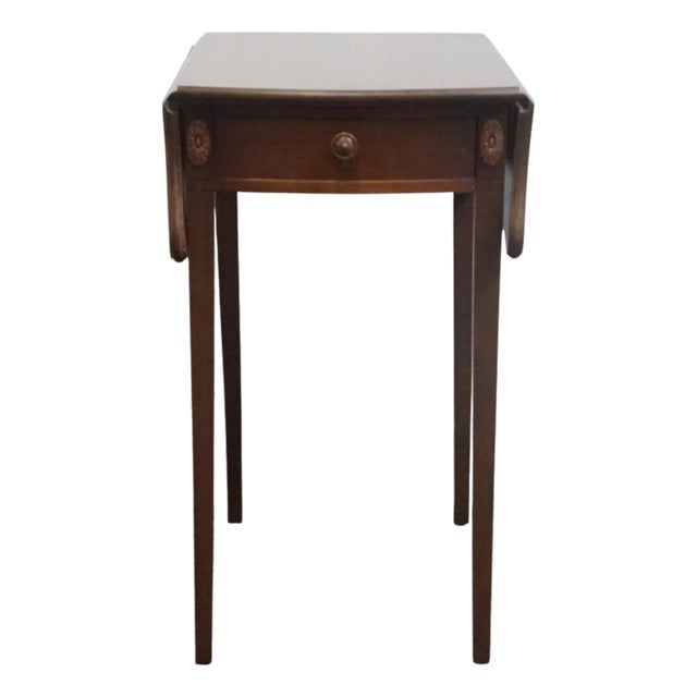 Vintage Antique Solid Mahogany Traditional Hepplewhite Style 26" Drop Leaf Accent End Table For Sale