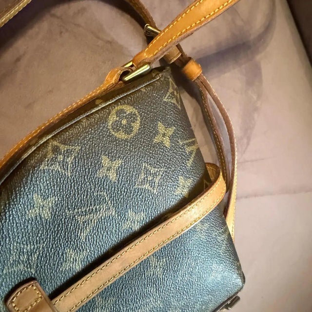 Brown 2000s Louis Vuitton Monogram Chantilly Crossbody Bag For Sale - Image 8 of 18
