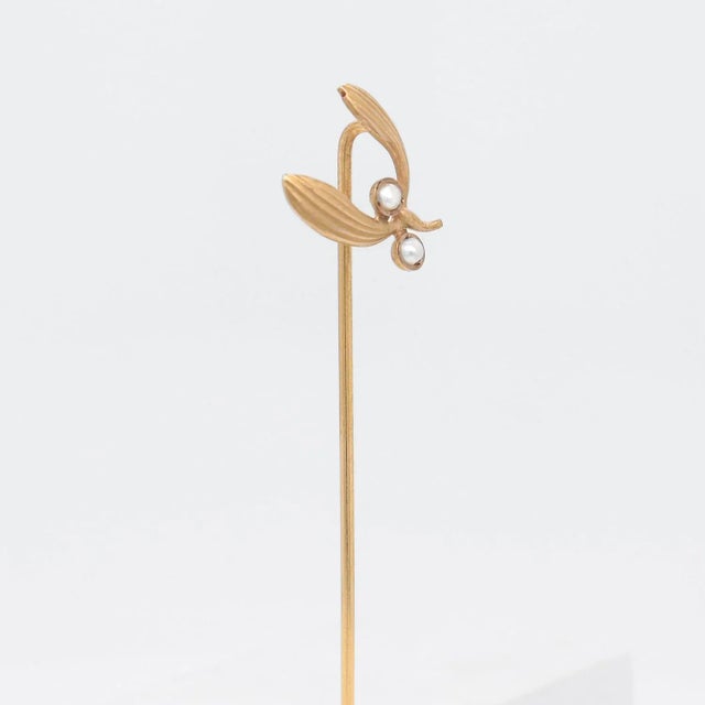 Mid-Century 14k Gold & Seed Pearl Mistletoe Stickpin For Sale In Philadelphia - Image 6 of 8