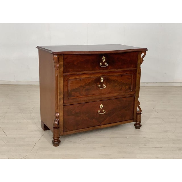 A very beautiful antique chest of drawers is for sale. For sale is a very nice antique dresser. • Around 1920 • Antique •...