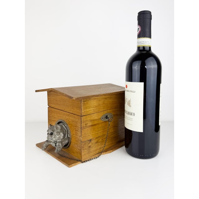 Antique 19th Century Dog Kennel Cigar Humidor Box in Wood with Metal Dog and Key, 1890s For Sale - Image 14 of 15