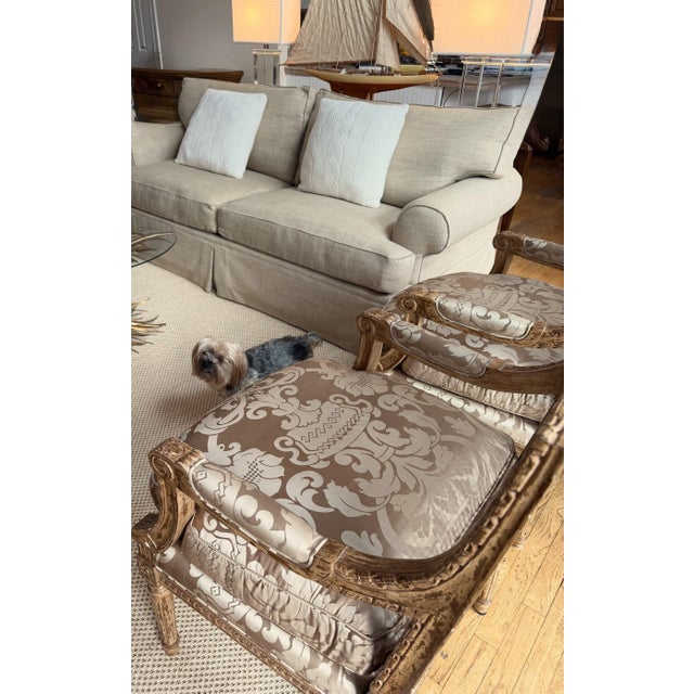 English Custom English Country Roll-Arm Sofa in Tan Tweed For Sale - Image 3 of 18