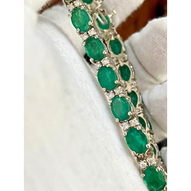 Gemstone 20 Carat Natural Zambian Emerald & 1.2ct Diamond Tennis Bracelet 14 Karat Gold For Sale - Image 7 of 18