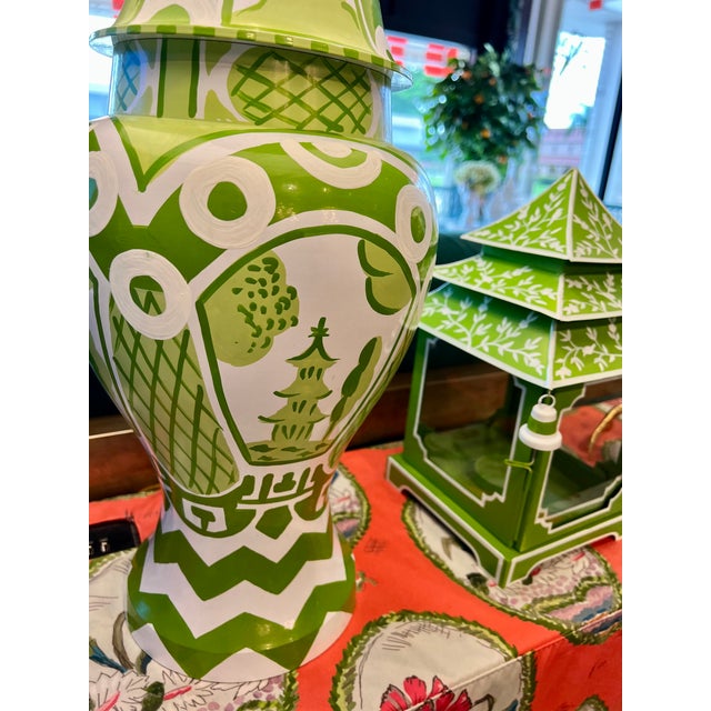Dana Gibson Summer Palace Ginger Jar Lamp in Green For Sale - Image 4 of 4
