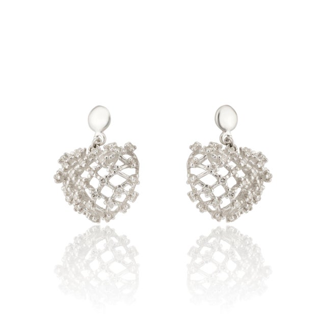 Natural Diamond Earring with 0.70 Carat Diamond in 18k Gold For Sale In New York - Image 6 of 6