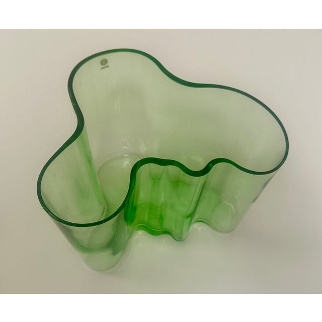 2000 - 2009 Alvar Aalto for Iittala Savoy Green Glass Vase, Large For Sale - Image 5 of 12