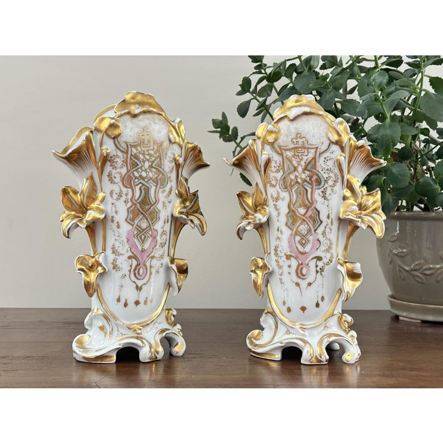 Ceramic Vieux Paris Porcelain Bridal Vases – 12.25" Tall, Late 1800s French Mantel Wedding Vases For Sale - Image 7 of 16