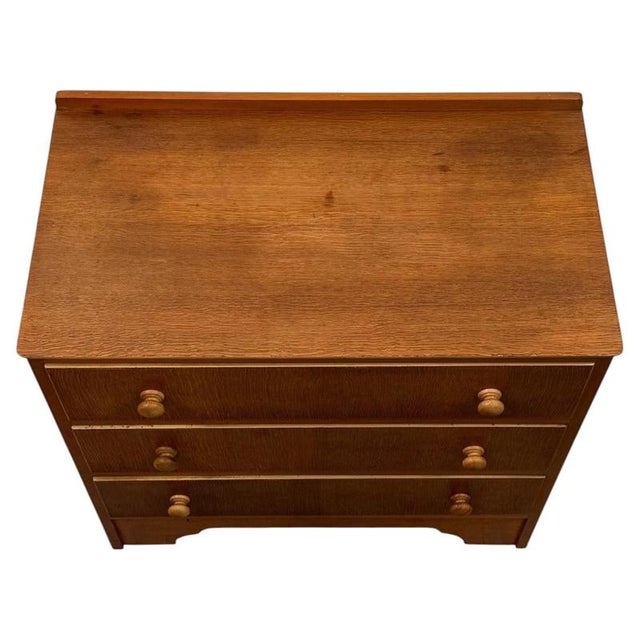 2000 - 2009 Mid-Century English Oak Bedroom Chest For Sale - Image 5 of 12