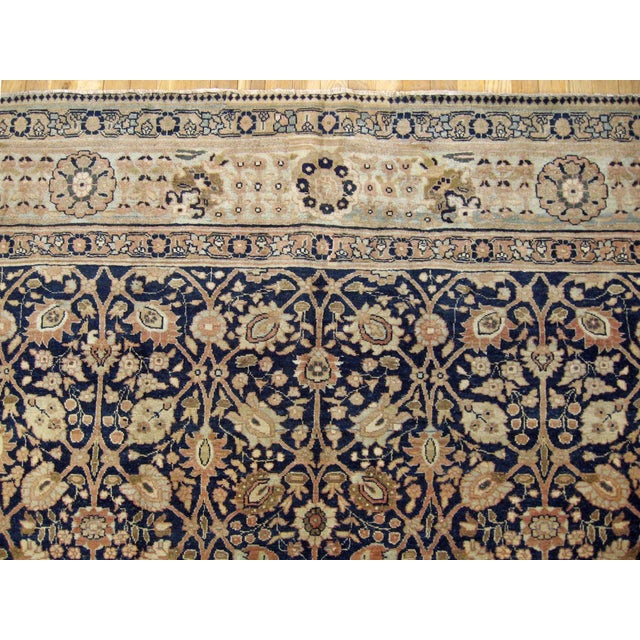1900 - 1909 Antique Persian Tabriz Oriental Carpet in Room Size with Repeating Design For Sale - Image 5 of 5