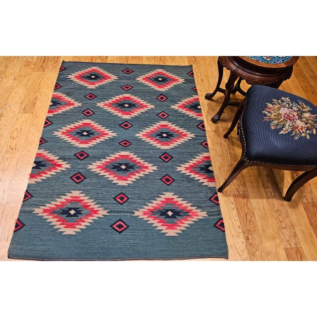 Vintage Southwestern Kilim Rug, Flat-Woven Wool, Geometric Pattern, Green & Red, 4x5 For Sale - Image 11 of 13