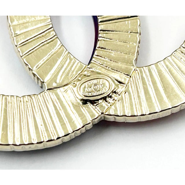 Chanel Chanel Gold CC Fuchsia Blue Brooch For Sale - Image 4 of 4