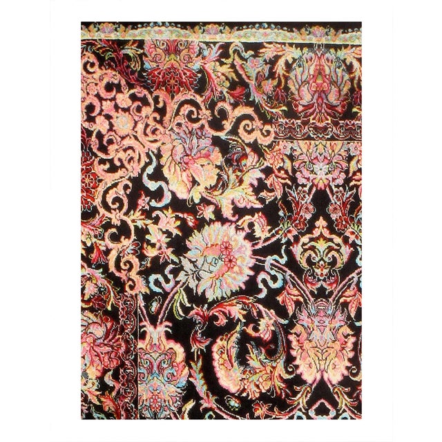 Viscose on a cotton foundation with a medallion This rug has a dense, soft pile, and excellent quality, to ensure that you...