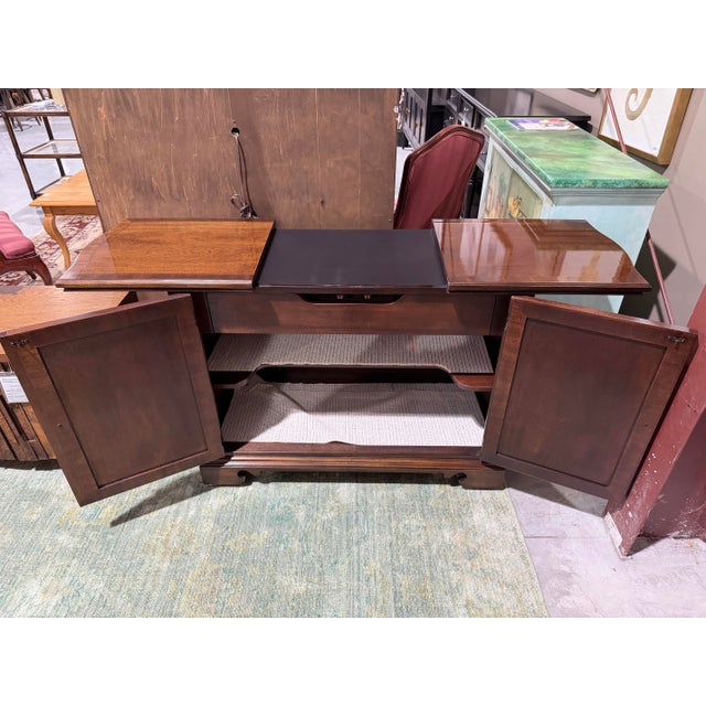 Wood Vintage Drexel Heritage Heirloom Mahogany Federal Style Bar Server Cabinet With Inlay For Sale - Image 7 of 12