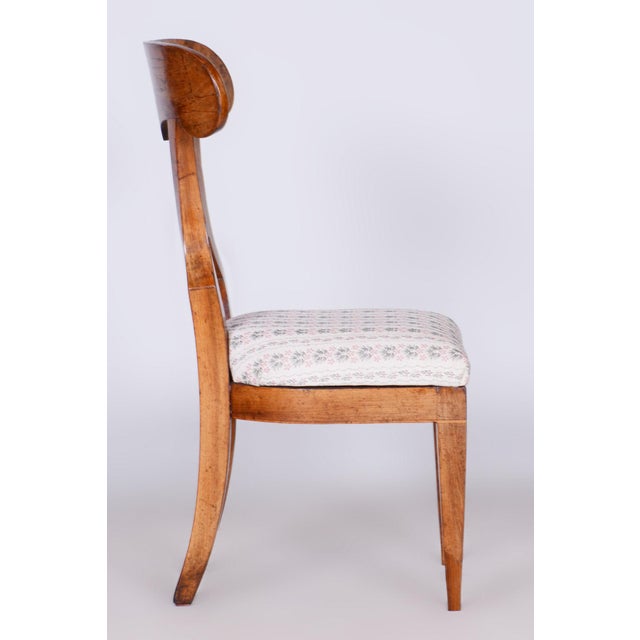 Biedermeier Chair in Beech, Spruce and Walnut, Vienna, Austria, 1820s For Sale - Image 3 of 10