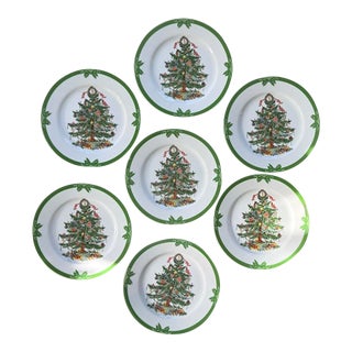 MCM Georges Briard Yule Tide 10.25” Dinner Plates Vintage Christmas Tree Plates - Set of 7 For Sale
