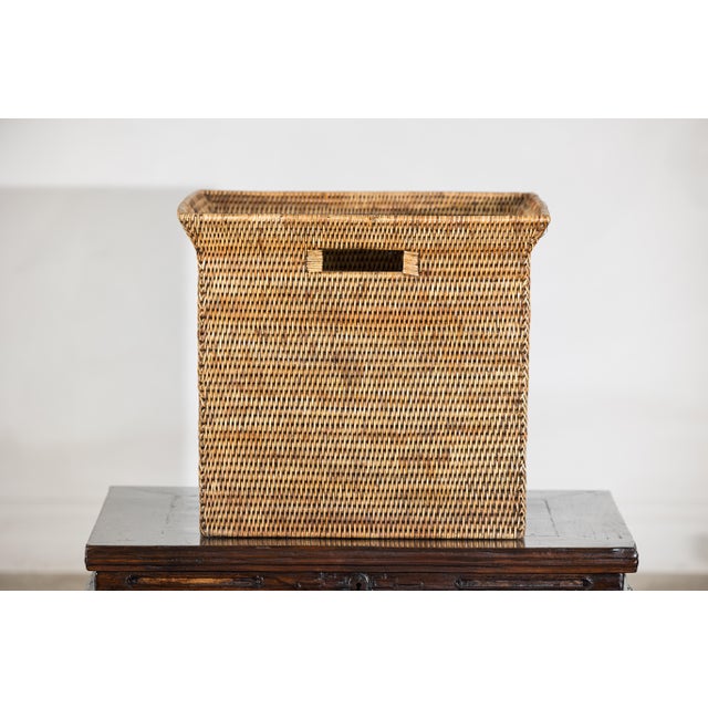 Mid 20th Century Square Country Style Vintage Rattan Storage Box with Integrated Side Handles For Sale - Image 5 of 18