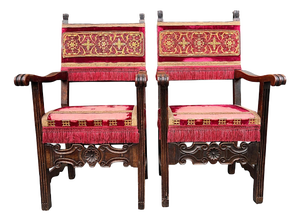 Antique Italian Chairs in Walnut, 1600s, Set of 2