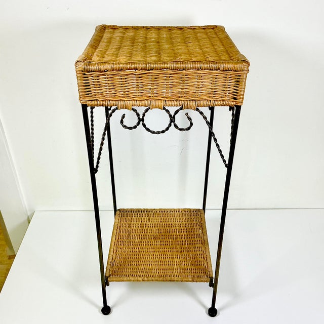 1980s Vintage Coastal Boho Chic Arts & Crafts Wicker and Twisted Rope Metal Plant Stand For Sale - Image 10 of 12
