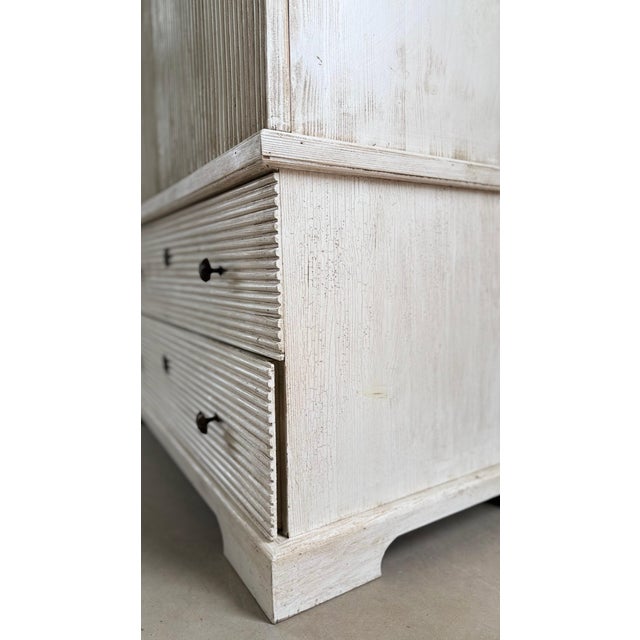 Late 20th Century Pair of Fluted Wood Gustavian Cabinets For Sale - Image 12 of 13