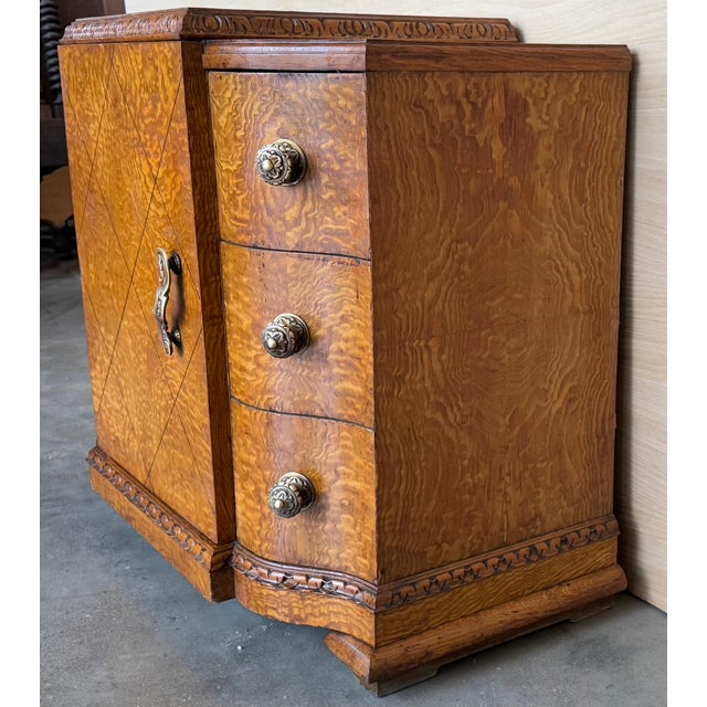 Wood Early 20th Century Pair of Art Deco Side Cabinets or Nightstands in Solid Walnut Burl For Sale - Image 7 of 18