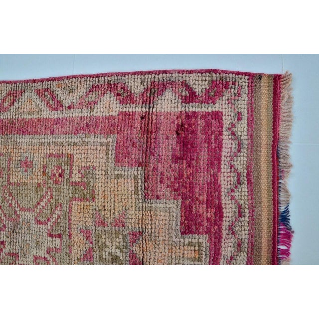 Peach Geometric Design Anatolian Wool Rug For Sale - Image 8 of 10