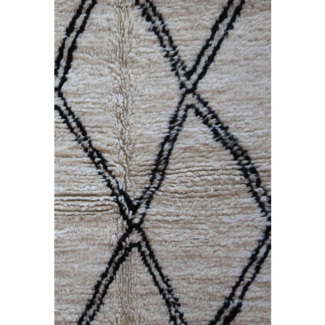 Beni Ourain Rug - 4'7" X 6'9" Ft For Sale - Image 4 of 6