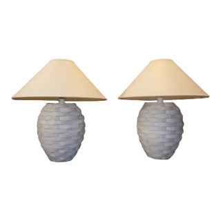 Pair of Vintage 1980's American Sunset Lamp Company Postmodern White Ceramic Gray Speckled Stacked Beehive Table Lamps For Sale