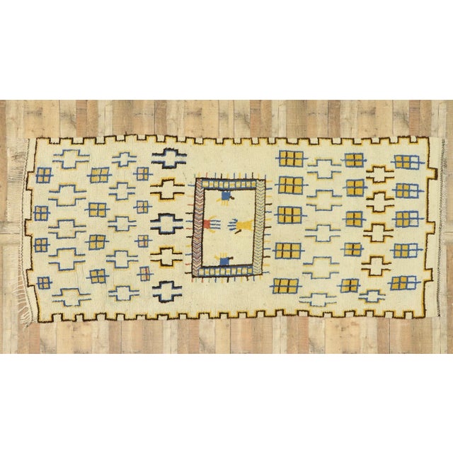 Beige Vintage Moroccan Azilal Rug - 04'07 x 10'06 For Sale - Image 8 of 10