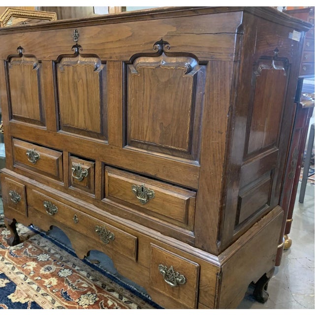 18th Century Antique George III Six-Drawer Mule or Blanket Chest For Sale - Image 9 of 12