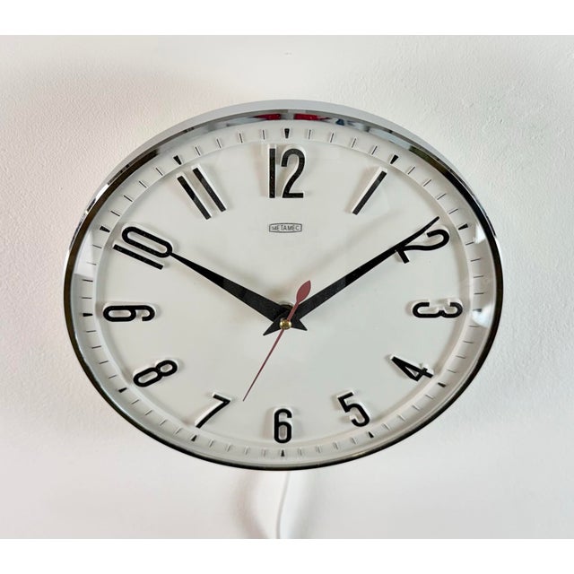 Vintage White Electric Wall Clock from Metamec, 1970s For Sale - Image 4 of 17