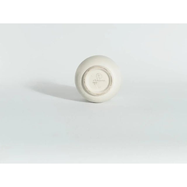 Gustavsberg Scandinavian Modern Carrara Vase by Wilhelm Kåge for Gustavsberg, 1940s For Sale - Image 4 of 10