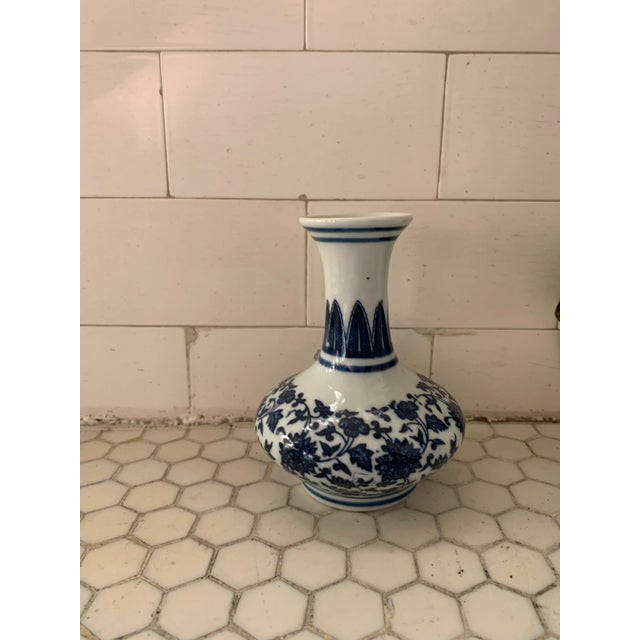 Blue & White Porcelain Floral Chinoiserie Vase For Sale In Los Angeles - Image 6 of 6
