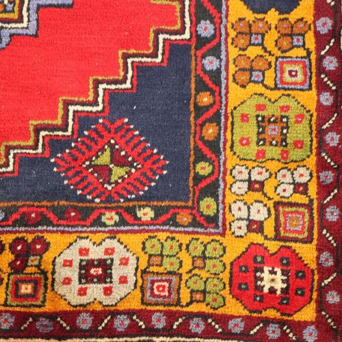 Mudjur Rug in Wool, Türkiye For Sale - Image 6 of 9