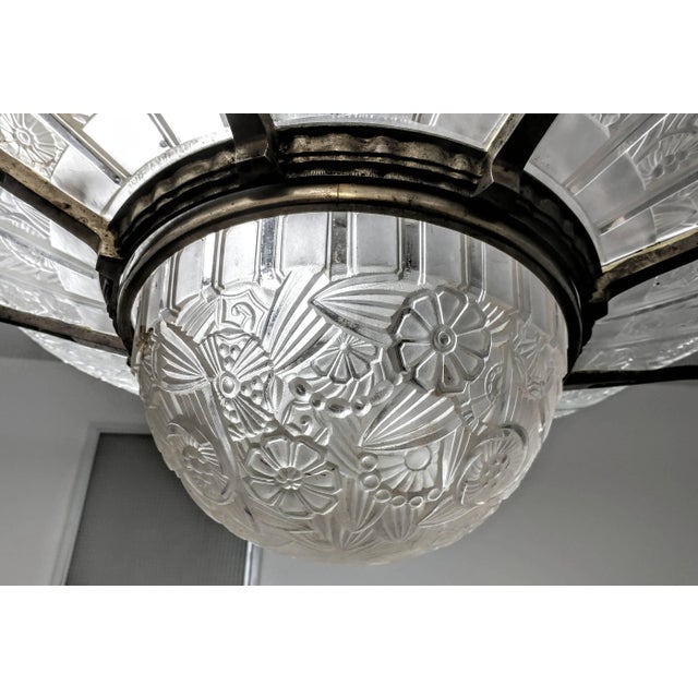 Transparent French Art Deco Chandelier Signed by Hettier Vincent For Sale - Image 8 of 9
