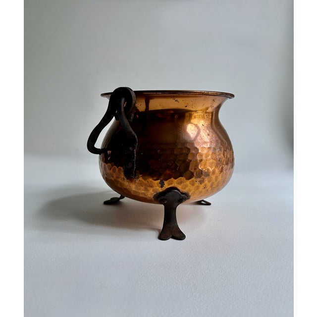 Iron Footed & Handled Hand Hammered Copper Pot, C. 1970's For Sale - Image 17 of 17